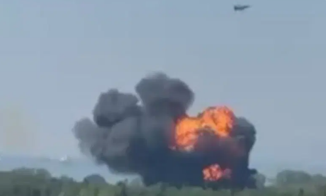 ABD’de F-16 savaş uçağı düştü: Pilot kurtuldu