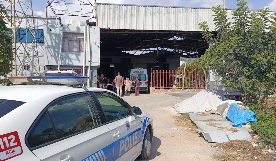 Adana’da iş yeri sahibi silahla vurulmuş halde bulundu