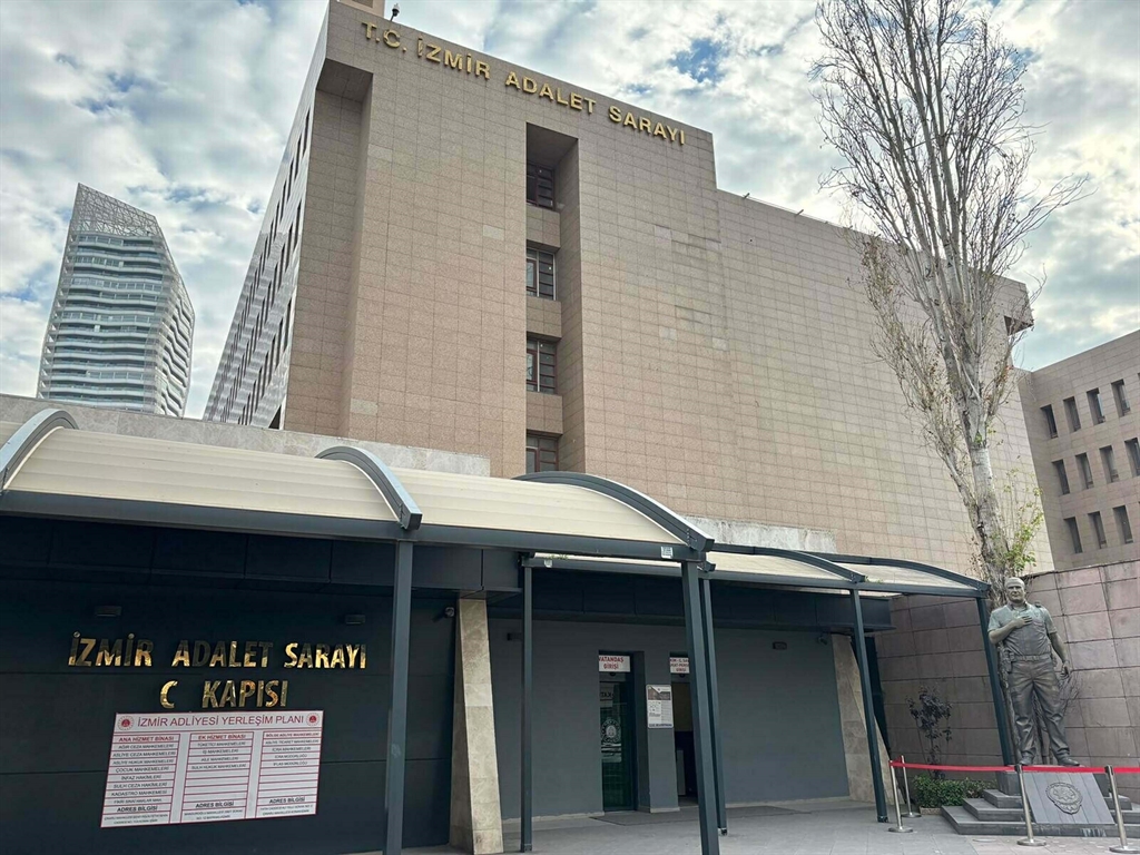 İzmir Adliyesi'nde avukata saldırı: 3 şüpheli tutuklandı