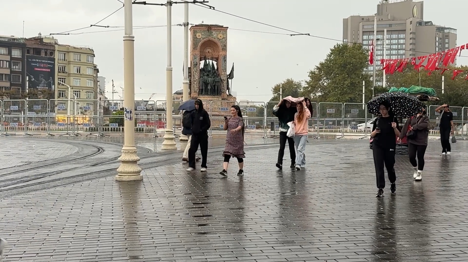 İstanbul’da sonbahar yağmuru etkili oldu