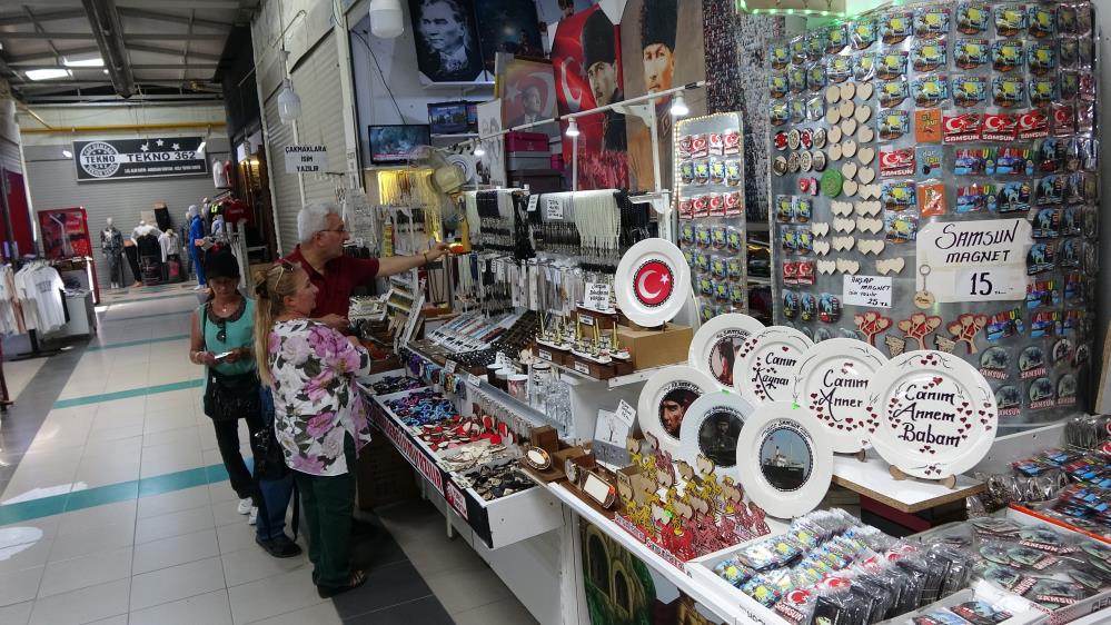 Yerli hediyelik eşya üreticileri yoğun talep görüyor